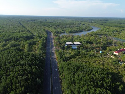 Dự kiến tuyến metro đến Cần Giờ sẽ đi dọc tuyến đường Rừng Sác hiện nay- Ảnh: Việt Dũng