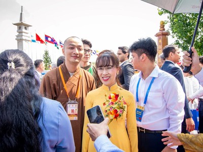 Tỷ phú Nguyễn Thị Phương Thảo tại Vesak 2025: Doanh nhân hiện đại và tinh thần Phật giáo trong thời đại mới”