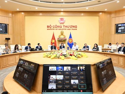 Hội nghị Bộ trưởng Kinh tế ASEAN đặc biệt lần thứ hai về đàm phán nâng cấp Hiệp định ATIGA, sáng 9/5. 