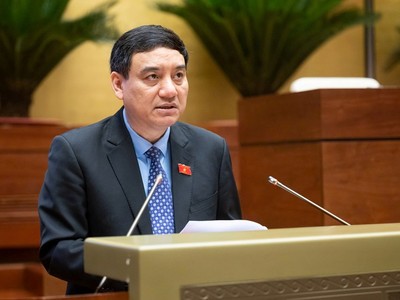 Ủy viên Ủy ban Thường vụ Quốc hội Nguyễn Đắc Vinh.