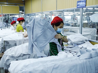 May mặc là một trong những mặt hàng Việt Nam xuất khẩu nhiều nhất sang Thái Lan hiện nay. Ảnh: Đức Thanh 