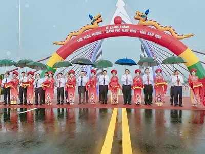Khánh thành cầu Thiên Trường - Nhịp nối quá khứ hào hùng với tương lai hiện đại 