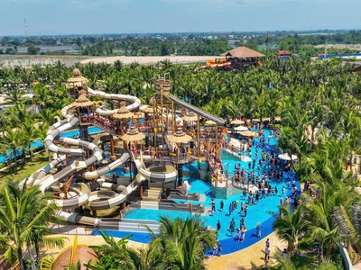 Công viên nước Sầm Sơn thu hút phục vụ hơn 19.000 lượt khách chỉ trong 5 ngày nghỉ lễ 30/4-1/5