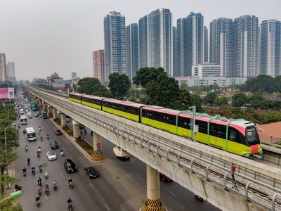 Các đoàn tàu thuộc Dự án đường sắt đô thị số 3, đoạn Nhổn - ga Hà Nội. 