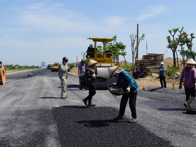 Hiện trường thi công Dự án Tuyến đường Phú Hải - Lương Ninh.