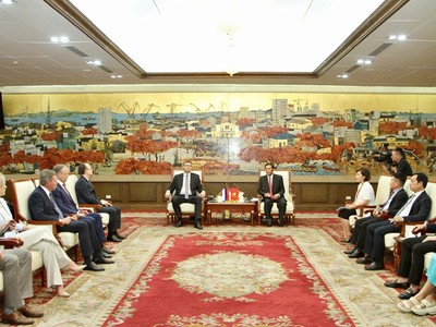 Hải Phòng: Điểm đến hấp dẫn cho nhà đầu tư Nga và Singapore 