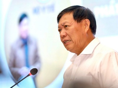 Thứ trưởng Bộ Y tế Đỗ Xuân Tuyên phát biểu tại hội thảo.