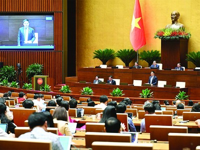 Phiên thảo luận toàn thể về Dự thảo Luật Ngân sách nhà nước sửa đổi 