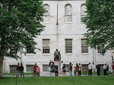 Khuôn viên Đại học Harvard ở Cambridge, bang Massachusetts ngày 24/5/2025. Ảnh: THX/TTXVN