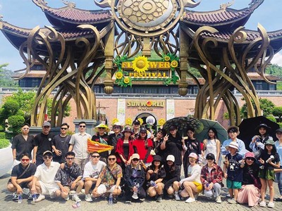 Lượng khách đặt tour theo nhóm đang tăng mạnh trong những ngày đầu hè 2025. 