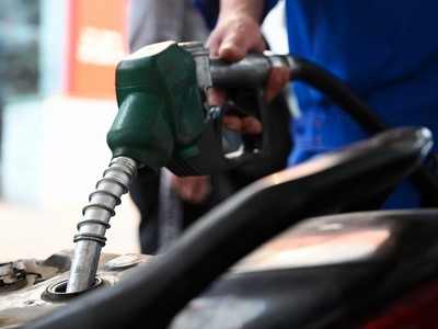 Giá xăng dầu tăng nhẹ từ 15 giờ chiều nay, 5/6/2025. 