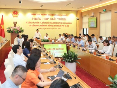 Phiên họp giải trình của Thường trực HĐND TP. Hà Nội ngày 4/6/2025.