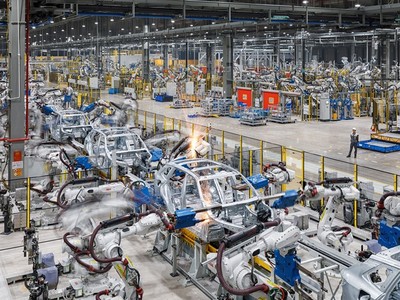 Khu vực kinh tế tư nhân là nhân tố quan trọng giúp Hải Phòng duy trì tốc độ tăng trưởng GRDP ấn tượng hai con số trong 10 năm liên tiếp.