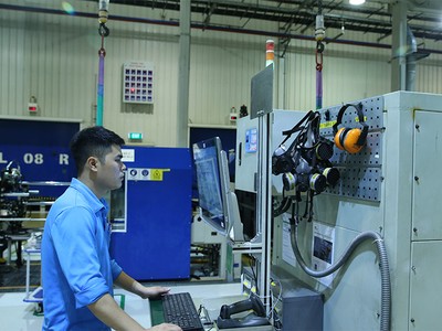 Sản xuất tại Nhà máy ABB (Bắc Ninh). Ảnh: Đức Thanh