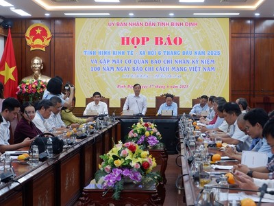 Lãnh đạo UBND tỉnh Bình Định thông tin việc chuẩn bị vận hành chính quyền địa phương 2 cấp.