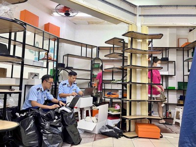 TP.HCM đẩy mạnh xử lý buôn lậu, hàng giả giữa cao điểm 
