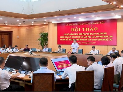 Toàn cảnh Hội thảo đột phá cơ chế chính sách thu hút nguồn nhân lực Công nghệ cao của UBND Tp. Hà Nội.
