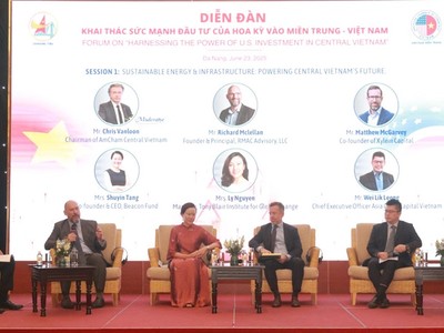 Kêu gọi doanh nghiệp Hoa Kỳ đầu tư công nghệ bán dẫn, AI tại miền Trung 