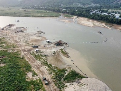 Doanh nghiệp có vốn 25 tỷ trúng thầu mỏ cát hơn 491 tỷ ở Quảng Nam 