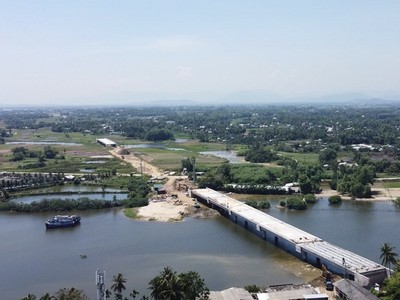 Dự án đường ven biển Dung Quất - Sa Huỳnh vẫn còn nhiều đoạn vướng mặt bằng. 