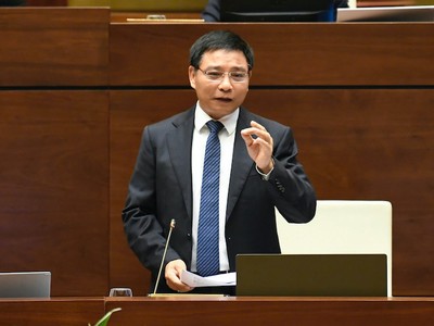 Bộ trưởng Bộ Tài chính Nguyễn Văn Thắng hồi âm ý kiến đại biểu. 