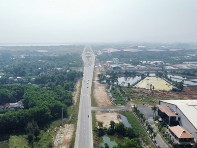 Khu dân cư đô thị, dịch vụ, du lịch Tam Hòa - Tam Tiến rộng 1.678 ha thuộc xã Tam Hòa và xã Tam Tiến, huyện Núi Thành được định hướng phát triển thành "trái tim của Khu kinh tế mở Chu Lai".