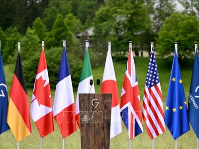 Cờ của các nước G7 và Liên minh châu Âu tại Hội nghị thượng đỉnh G7 ở Elmau Castle, Đức. Ảnh tư liệu: AFP/TTXVN