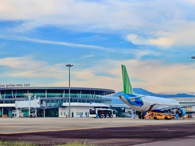 Cảng hàng không Phù Cát - Bình Định.