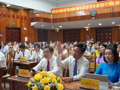 HĐND tỉnh Quảng Trị kiện toàn bộ máy, thông qua các nghị quyết quan trọng 