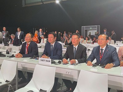 Phó thủ tướng Chính phủ Hồ Đức Phớc dẫn đầu đoàn đại biểu Việt Nam tham dự Phiên khai mạc của Hội nghị FfD4. Ảnh: BNG. 