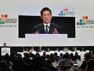 Phó thủ tướng Chính phủ Hồ Đức Phớc phát biểu dẫn đề tại Phiên thảo luận bàn tròn về chủ đề “Làm mới hợp tác phát triển quốc tế”. 