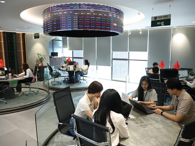 Thông qua công ty chứng khoán, hoạt động ngân hàng đầu tư của ngân hàng được đẩy mạnh hơn