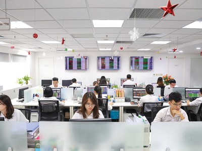 Thị trường sôi động đang hỗ trợ cho đà tăng của nhóm cổ phiếu chứng khoán