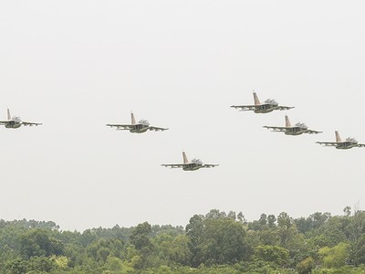 "Đàn chim sắt" diễn tập trên thao trường A80 