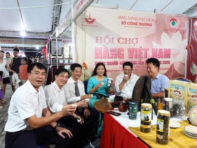 Khai mạc Hội chợ hàng Việt Nam được người tiêu dùng yêu thích năm 2025 