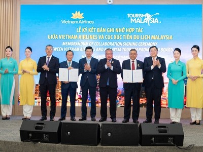 Lễ ký kết Biên bản ghi nhớ hợp tác (MoC) giữa Cục Xúc tiến Du lịch Malaysia và Vietnam Airlines.