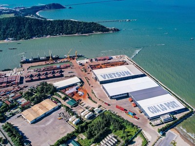 Toàn cảnh luồng và cảng Cửa Lò - Nghệ An.