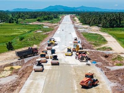 Chủ tịch Quảng Ngãi yêu cầu đến 30/8 phải thông tuyến cao tốc Quảng Ngãi - Hoài Nhơn 