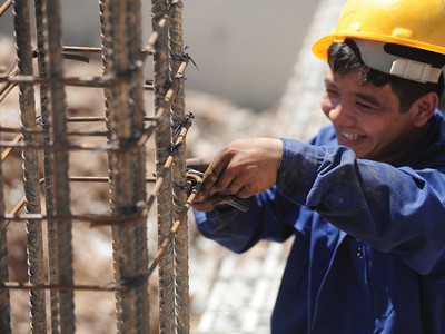 Sự khởi sắc của thị trường bất động sản được kỳ vọng sẽ lan tỏa tới nhóm xây dựng dân dụng