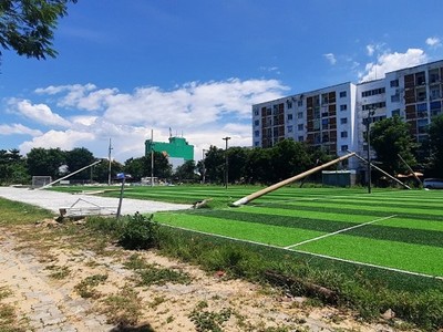 Một khu đất ở đường biển Nguyễn Tất Thành, phường Hòa Hiệp Nam, quận Liên Chiểu, Đà Nẵng cũ (nay là phường Hải Vân, Đà Nẵng) trước đây bị lấn chiếm làm sân bóng đá. Ảnh: Linh Đan 