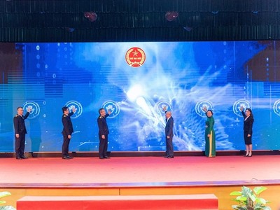 Lễ bấm nút chính thức vận hành “Cổng thông tin thuế hỗ trợ doanh nhân”.