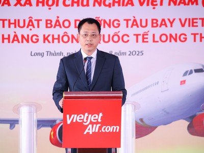 Phó Cục trưởng Cục Hàng không Việt Nam Đỗ Hồng Cẩm, chúc mừng Vietjet khởi công dự án Trung tâm Kỹ thuật Bảo dưỡng Tàu bay 
