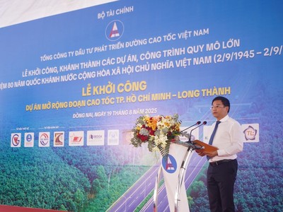 Bộ trưởng Bộ Tài chính Nguyễn Văn Thắng phát biểu chỉ đạo tại lễ khởi công Dự án. 