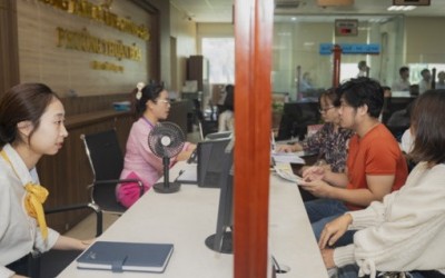 Tổ công tác hỗ trợ, hướng dẫn các địa phương để khắc phục dứt điểm hồ sơ giải quyết TTHC trong lĩnh vực đất đai. Ảnh: Hue.gov.vn