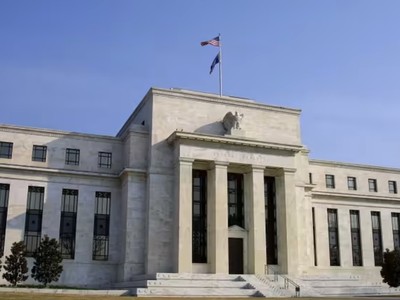 Hai thành viên của Hội đồng Thống đốc Fed đã không đồng tình với quyết định giữ nguyên lãi suất cơ bản của cơ quan này tại cuộc họp chính sách tiền tệ tháng 7/2025. Ảnh: AFP