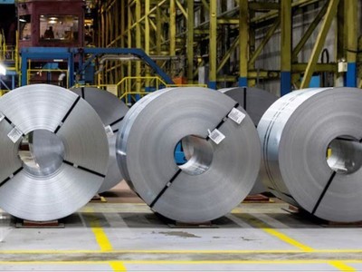 Các cuộn thép tại nhà máy ở Ontario, Canada. Ảnh minh hoạ: REUTERS/TTXVN