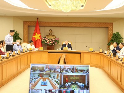 Họp Ban Chỉ đạo 751 với lãnh đạo một số bộ, ngành, địa phương về tháo gỡ khó khăn, vướng mắc cho các dự án điện năng lượng tái tạo, ngày 15/4/2024. Ảnh: VGP