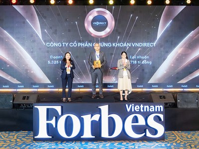 Đại diện VNDIRECT tại Lễ trao giải Top 50 Công ty niêm yết tốt nhất 2025