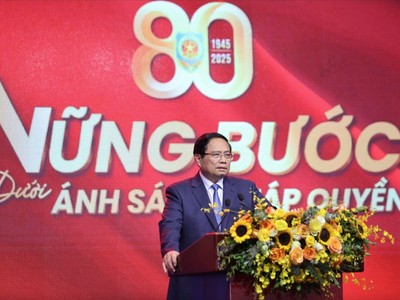 Thủ tướng: Đưa thể chế, pháp luật trở thành "đột phá của đột phá" 