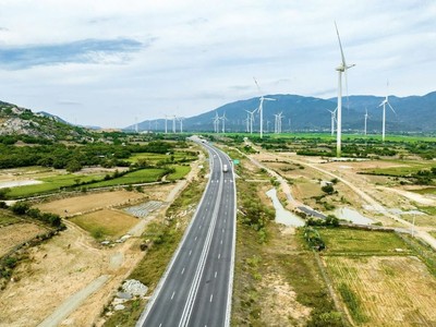 Tuyến cao tốc Bắc - Nam phía Đông, đoạn Cam Lâm - Vĩnh Hảo quy mô 4 làn xe hiện hữu. 